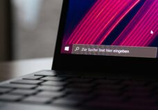 How to Turn on or Off the Background Image for the Sign-in Screen in Windows 10