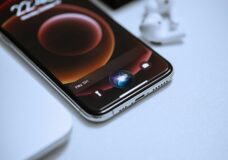 There is a possibility that Apple has finally learnt its lesson from the disastrous AI Siri mistake.