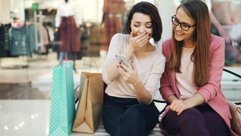 How to Avoid Being Scammed While Shopping on the Internet in a Safe Manner