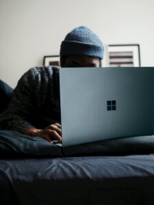 What You Need to Know to Lock Your Windows Computer Automatically When You Turn It Off